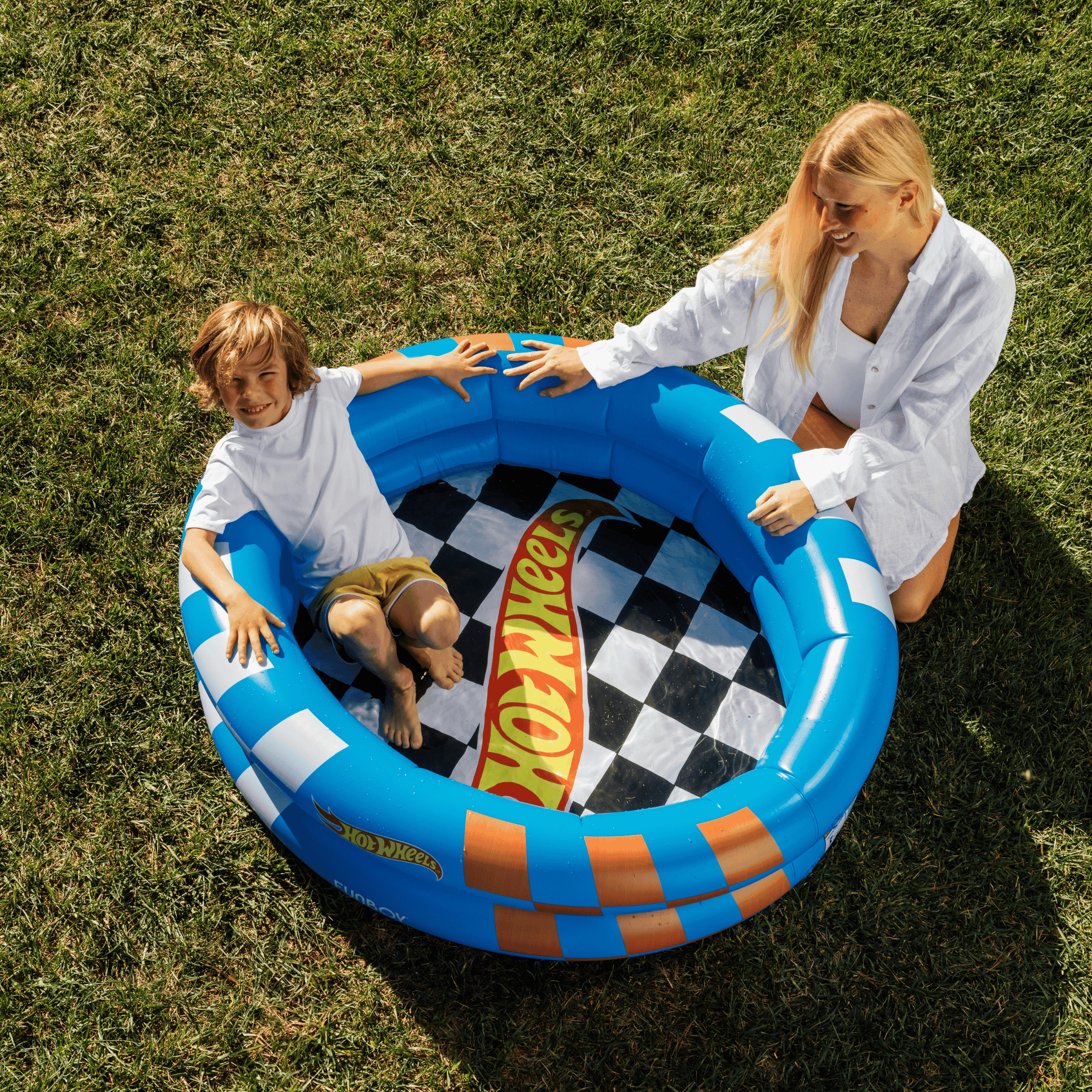 Hot Wheels™ by FUNBOY Inflatable Round 2-Ring Pool, 48" Diameter