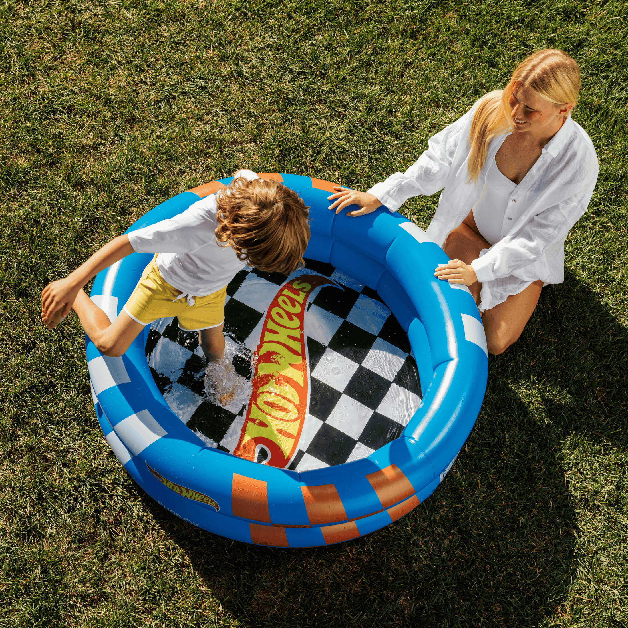 Hot Wheels™ by FUNBOY Inflatable Round 2-Ring Pool, 48" Diameter